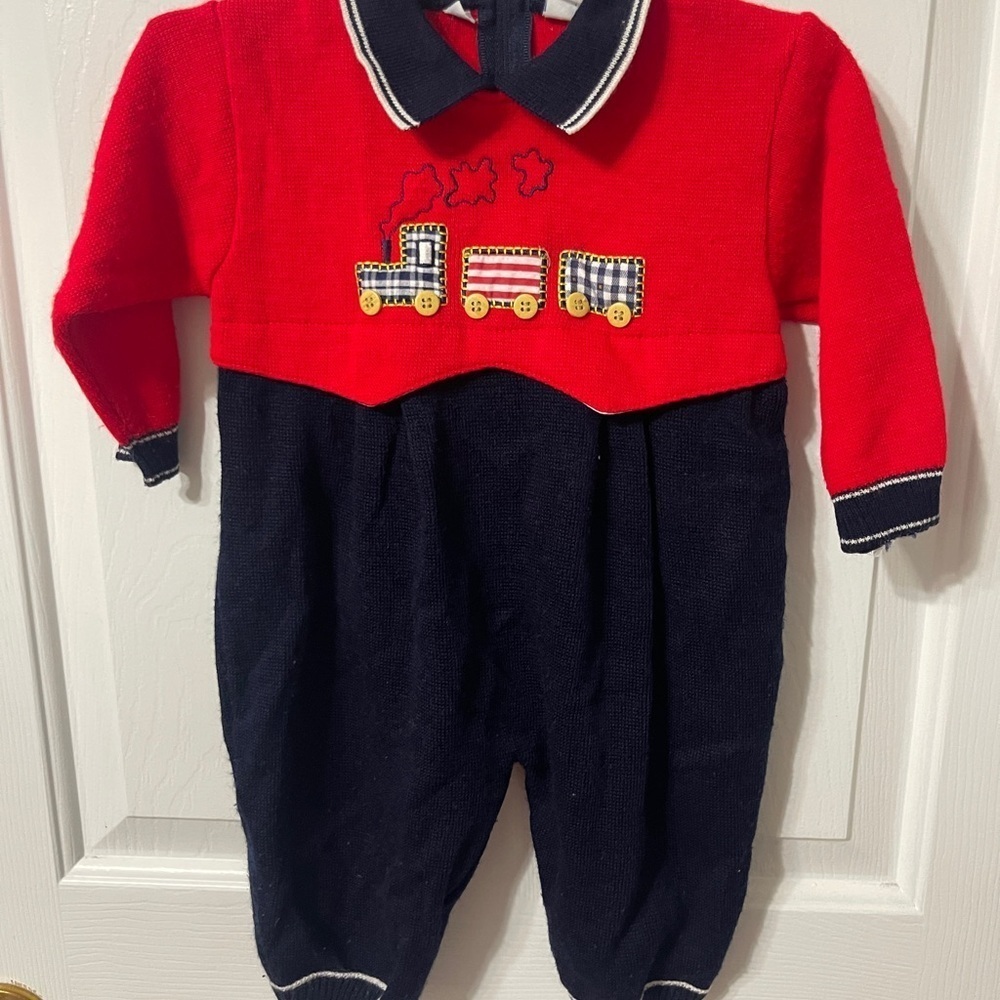 CARRIAGE BOUTIQUES Outfit Vintage Boys 12M Sweater Romper Trains Red Navy - Picture 1 of 4